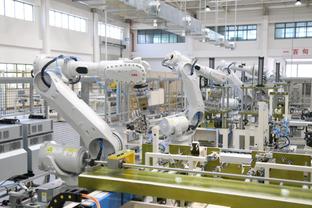 Chiếc xe với đầu bẹp dúm tại hiện trường.